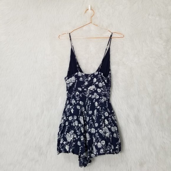 Showpo Down For The Night Navy Floral Playsuit - Picture 4 of 12